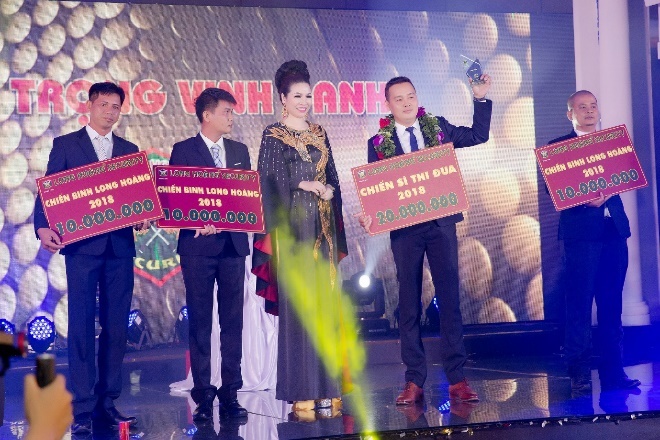 Cong ty Long Hoang chi hon 3 ty dong to chuc tiec tat nien hinh anh