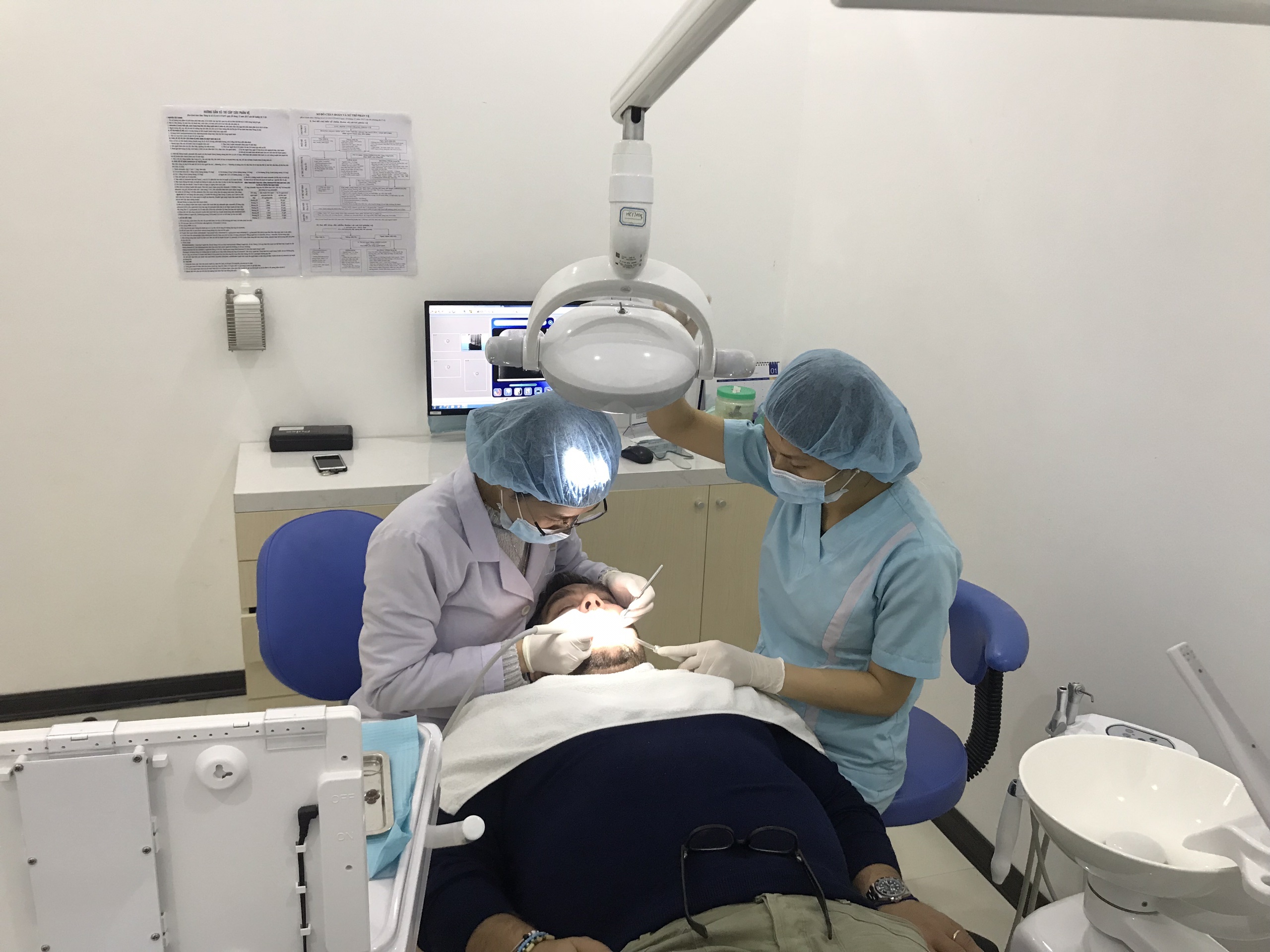 Lam dep rang don Tet tai he thong Nha khoa Kim hinh anh