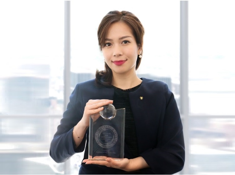 Tap chi tai chinh uy tin cua Anh danh gia cao the tin dung VIB hinh anh