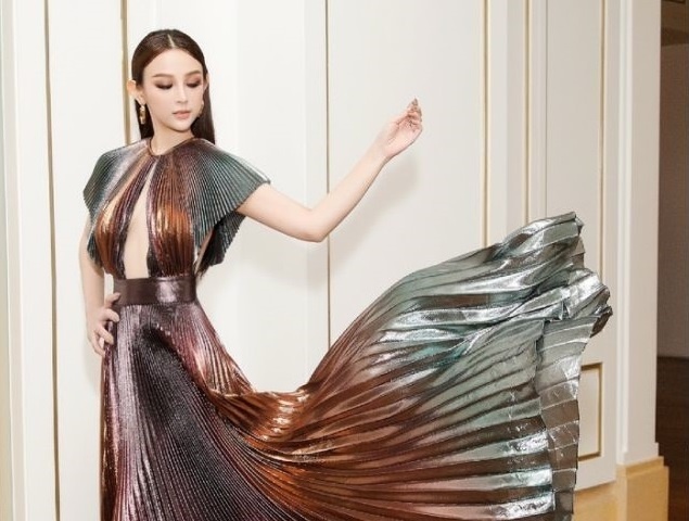 Huyen Baby 'dung hang' Lady Gaga, Gigi Hadid trong mau vay anh kim hinh anh