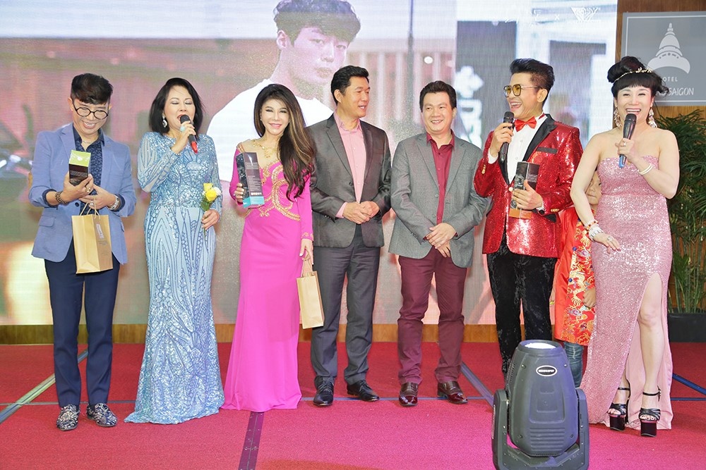 Binh tao nuoc Dr Alka Stone dong hanh chuong trinh mung xuan 2019 hinh anh