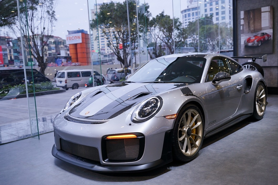 Porsche anh 1