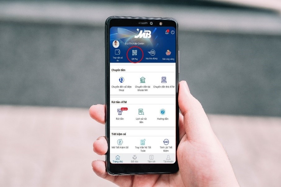 Ngan hang Quan doi chinh thuc gia nhap 'cuoc dua' QR Code hinh anh