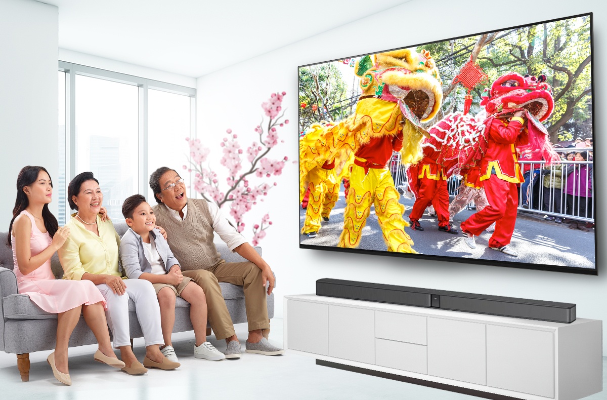 Chiec TV cua gia dinh Viet da 'tien hoa' the nao qua 10 mua Tet? hinh anh