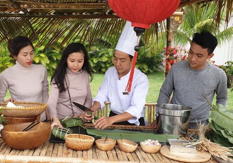 Trai nghiem am thuc va le hoi dia phuong dip dau nam hinh anh