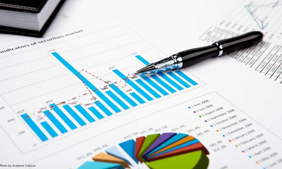 Bao cao thuong nien ve thi truong tuyen dung nhan su tre tu TopCV hinh anh