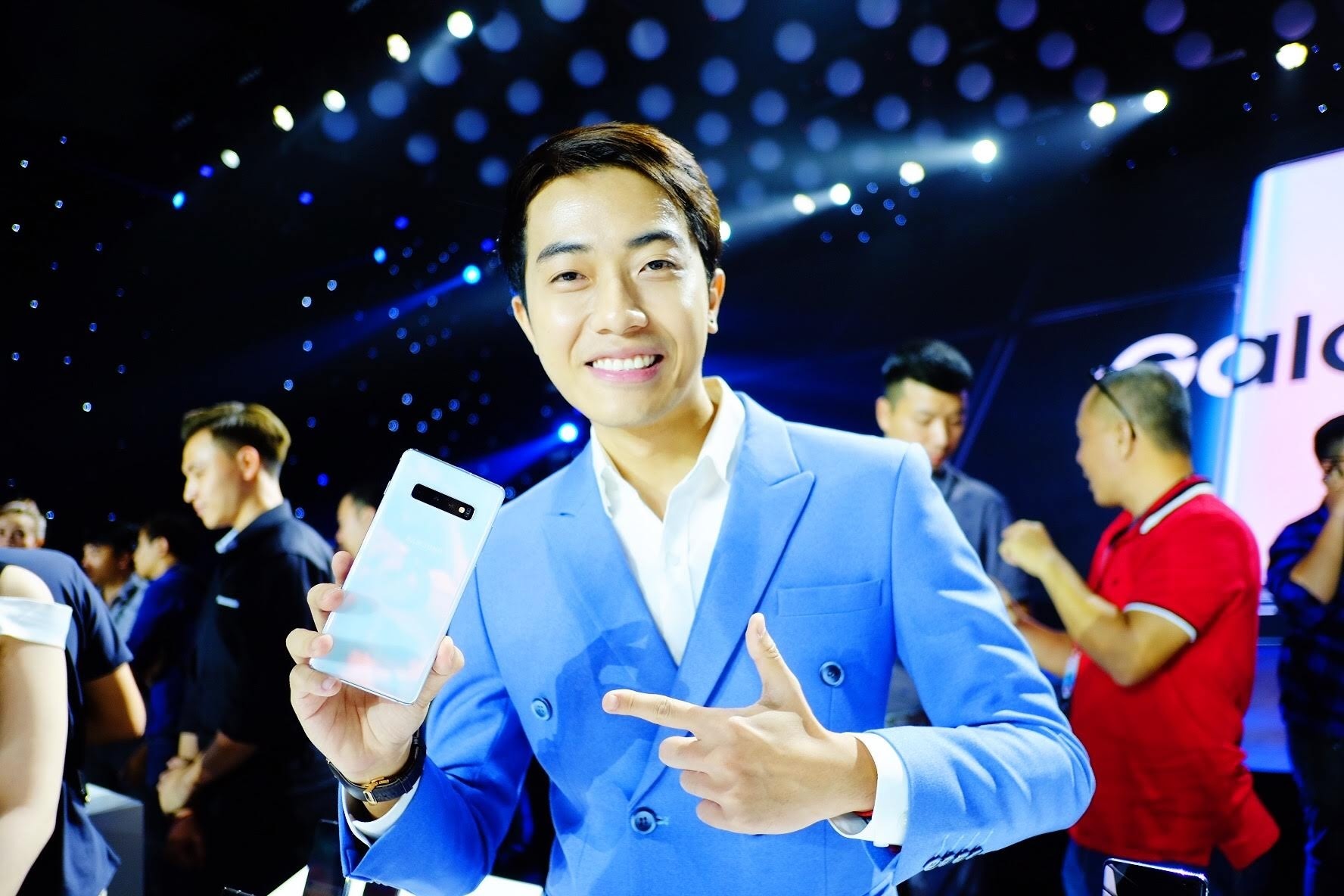 'Galaxy S10+ 128 GB co the la ban ban chay nhat o Viet Nam' hinh anh