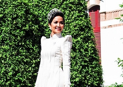 Lan toa tinh yeu ao dai dan toc voi Le hoi Ao dai TP.HCM hinh anh