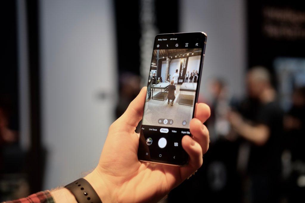 6 tinh nang ‘khong tuong’ ma co that co tren Galaxy S10/10+ hinh anh