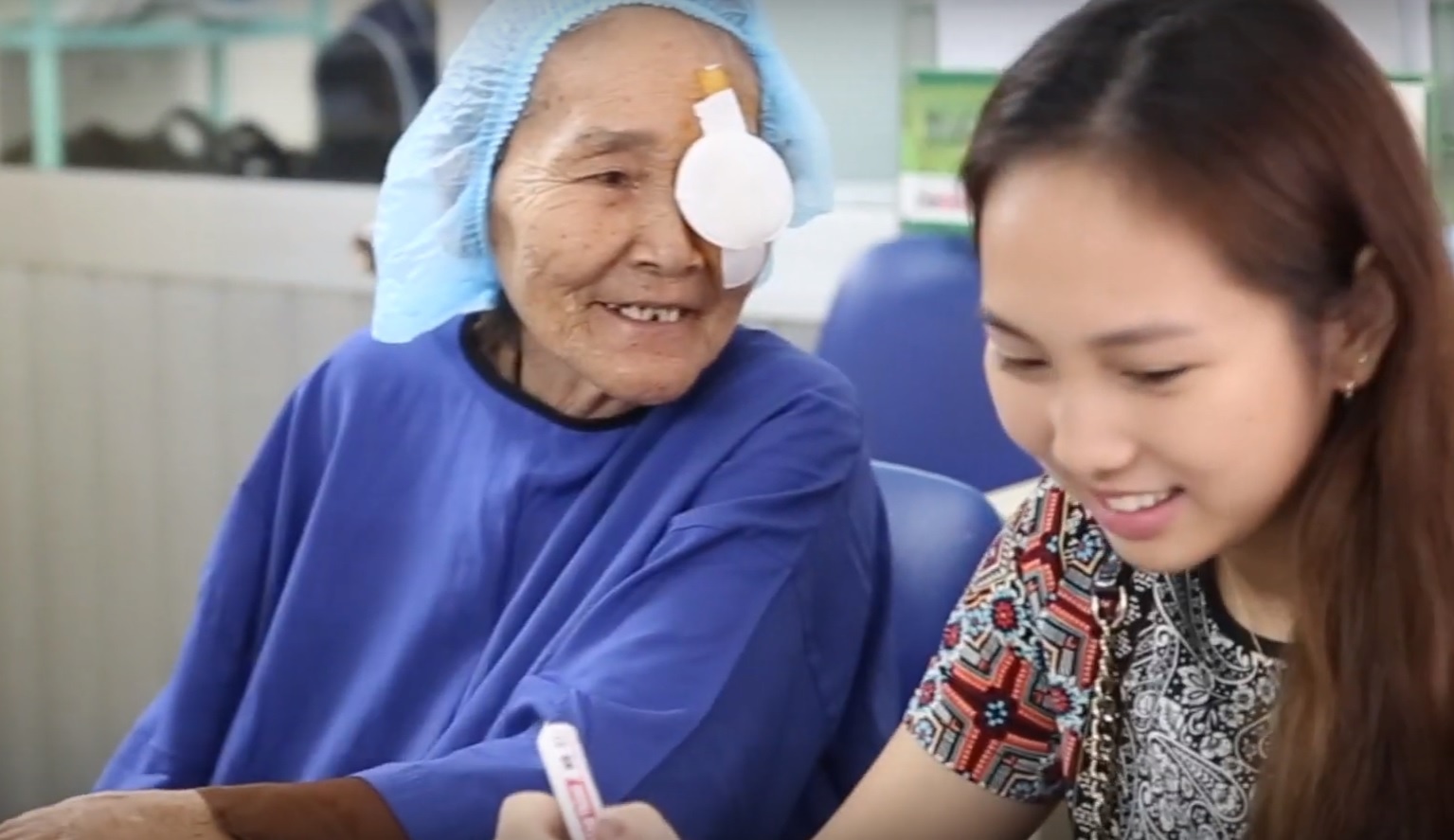 Du an 'See again' dem lai anh sang cho benh nhan duc thuy tinh the hinh anh