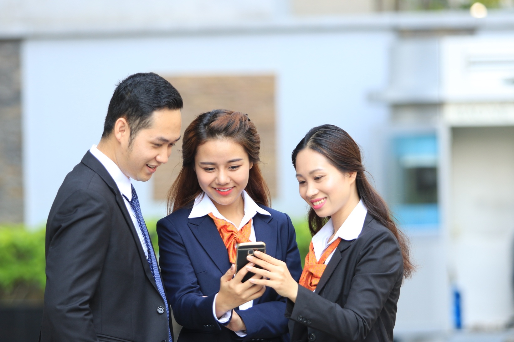 ‘VIB la ngan hang co moi truong lam viec sang tao nhat VN nam 2018’ hinh anh