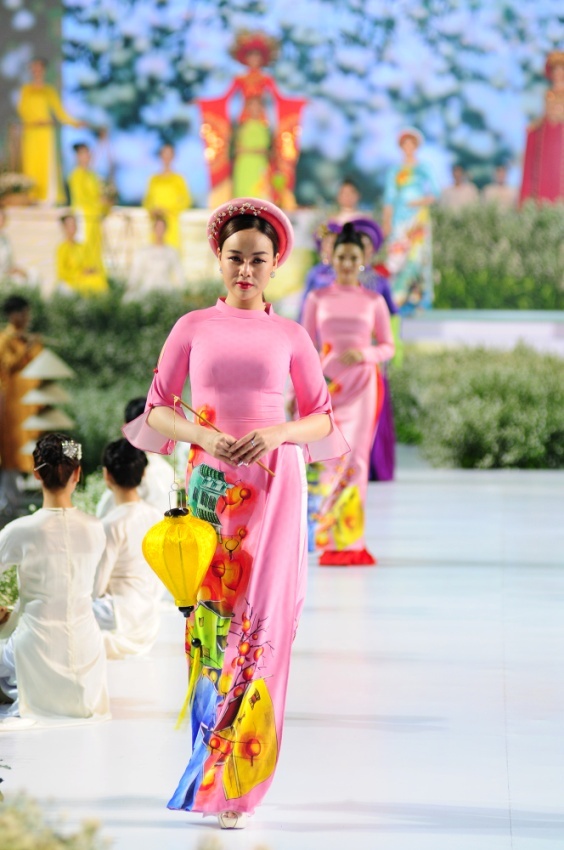 Lễ hội Áo dài TP.HCM  ảnh 4 Le hoi Ao dai TP.HCM anh 4