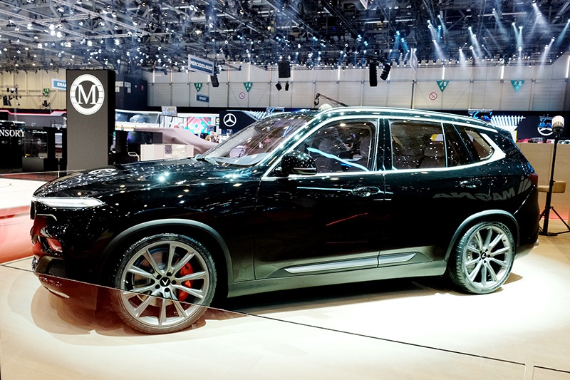 VinFast trinh lang mau SUV Lux dong co V8 tai Geneva Motor Show 2019 hinh anh