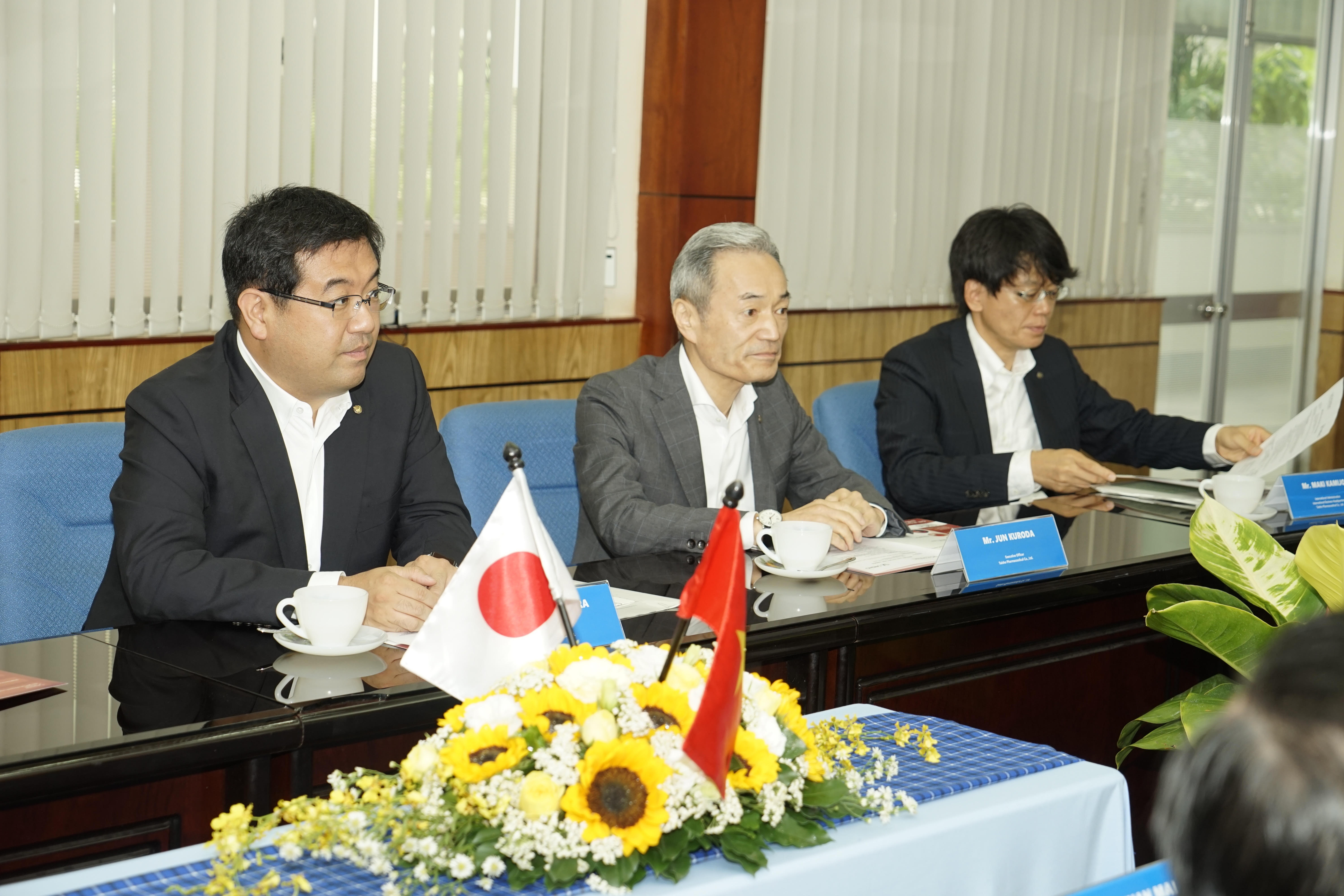 DHG bat tay de che duoc pham Nhat Ban, nang cap nang luc san xuat hinh anh