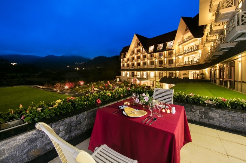 Swiss belresort Tuyen Lam,  Da Lat,  lau dai anh 6