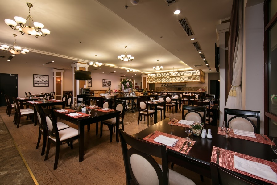 Swiss belresort Tuyen Lam,  Da Lat,  lau dai anh 7