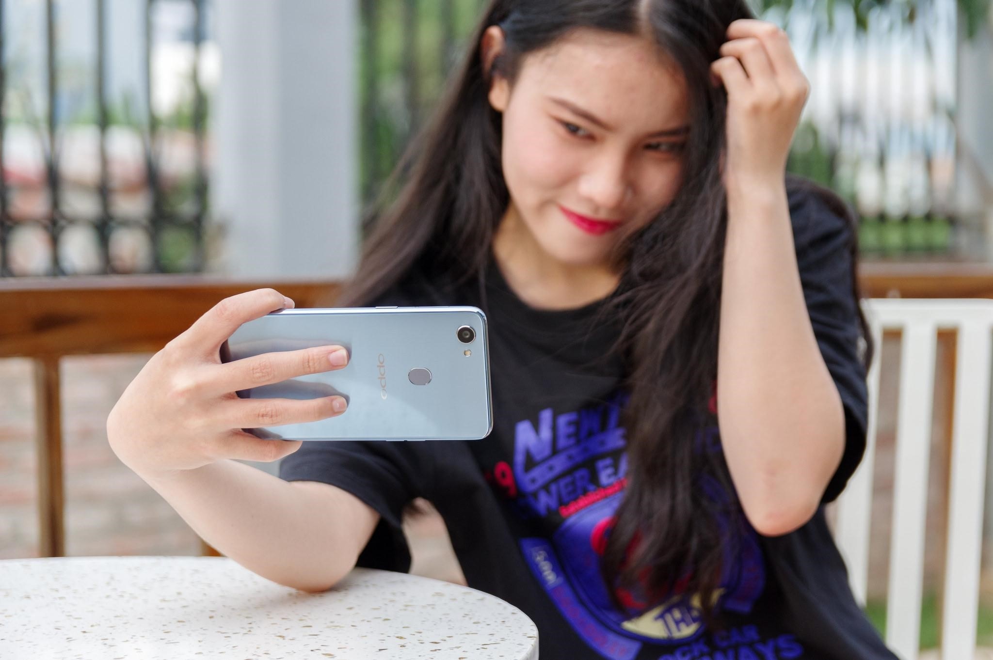 Thoi quen chup anh bang dien thoai cua gioi tre da thay doi ra sao? hinh anh