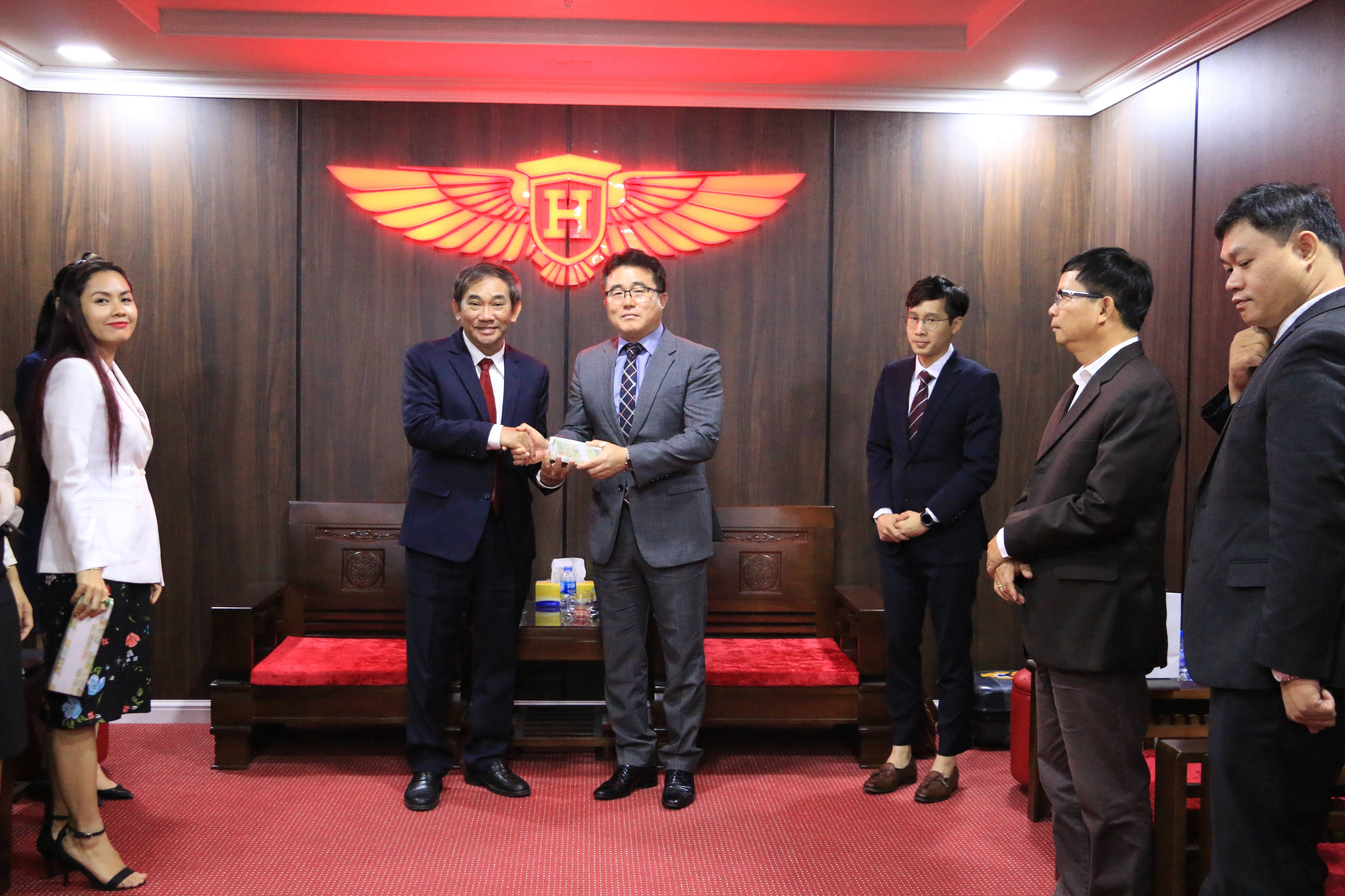 dai hoc Hong Bang anh 2