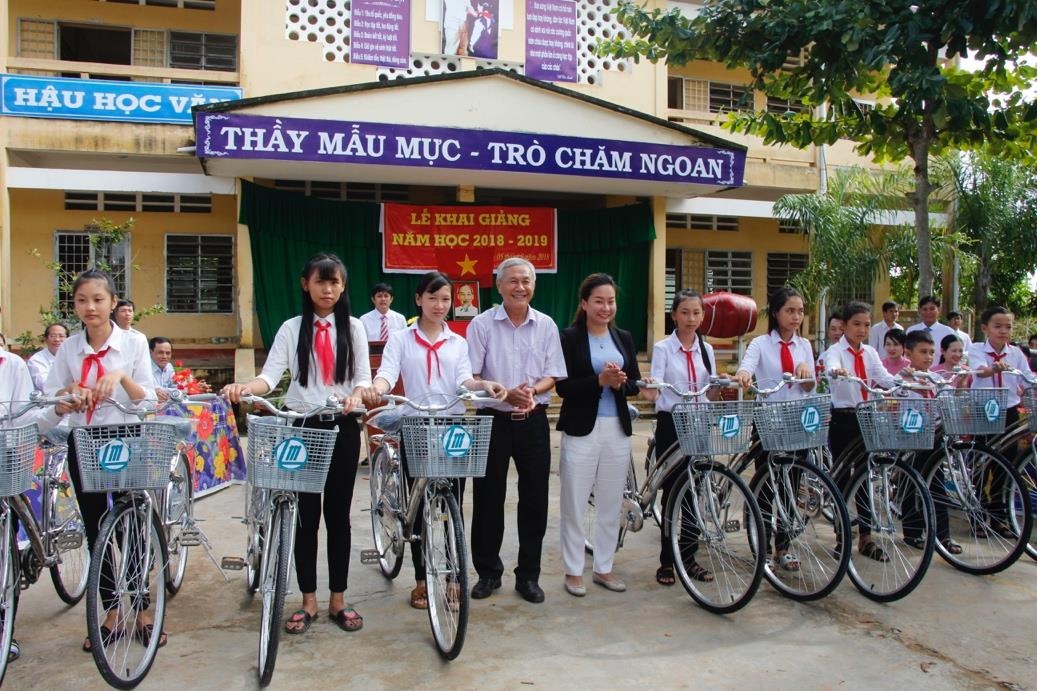 Lee & Man Viet Nam anh 2