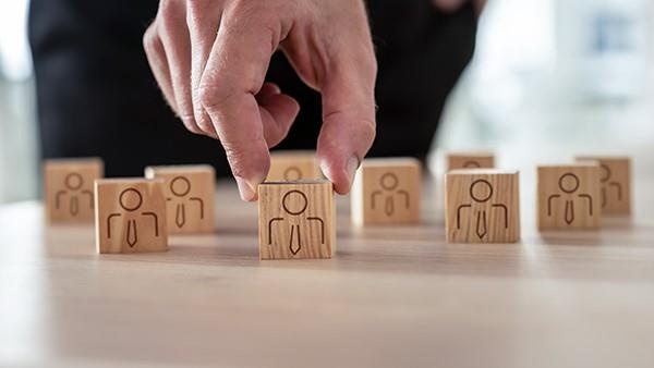 5 ly do doanh nghiep nen dung phan mem nhan su hinh anh