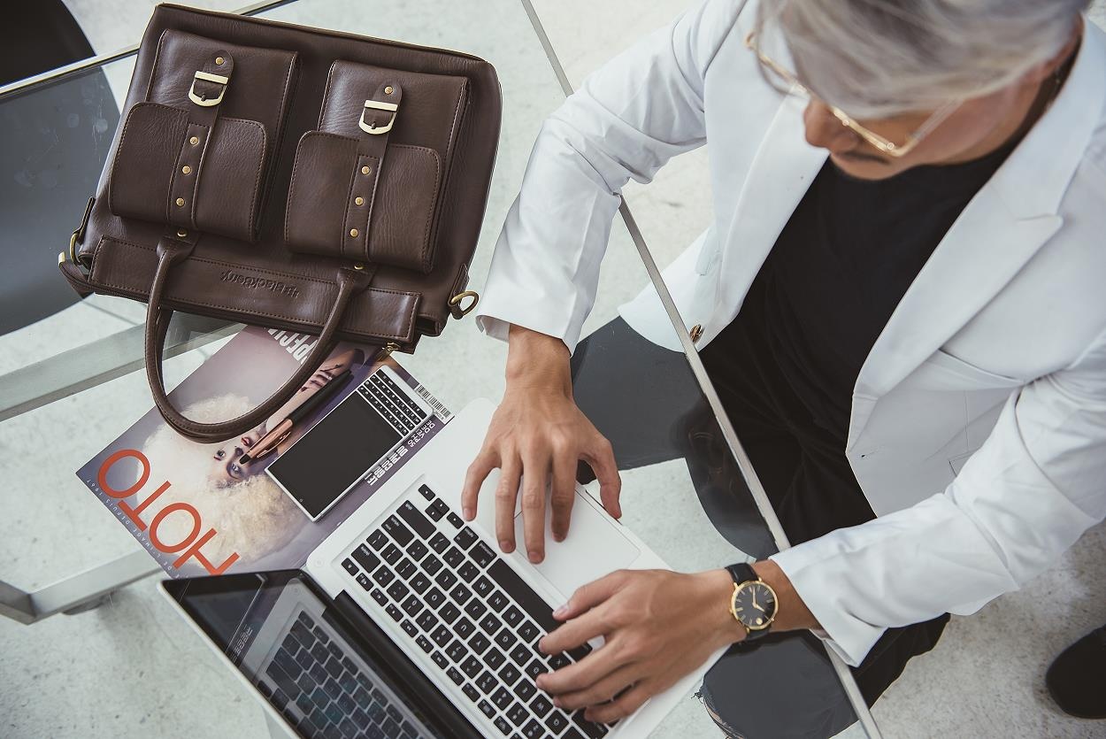 Dieu gi lam nen suc hut cua ‘dau den’ suot hai thap ky? hinh anh