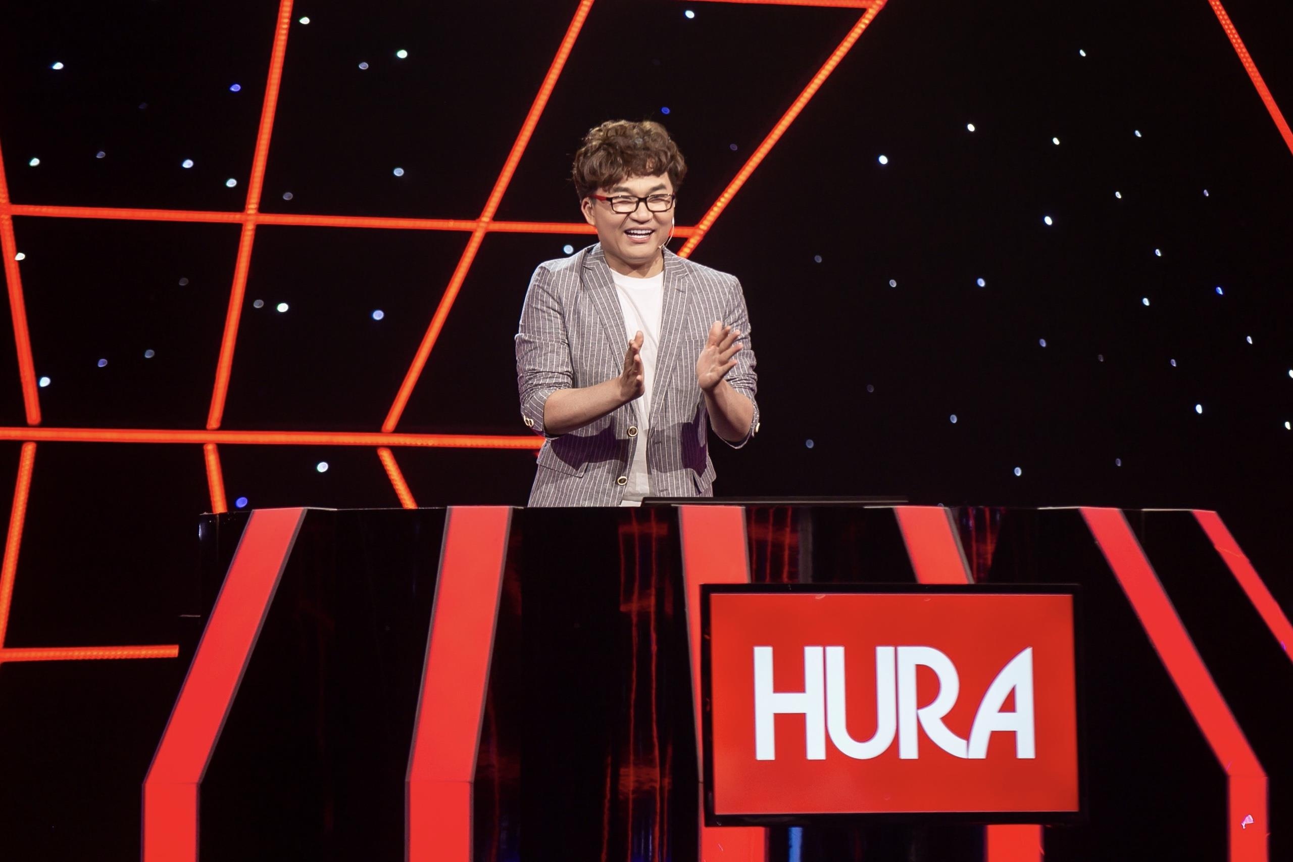 'Doi mat thoi gian' - game show khien nguoi choi do khoc do cuoi hinh anh