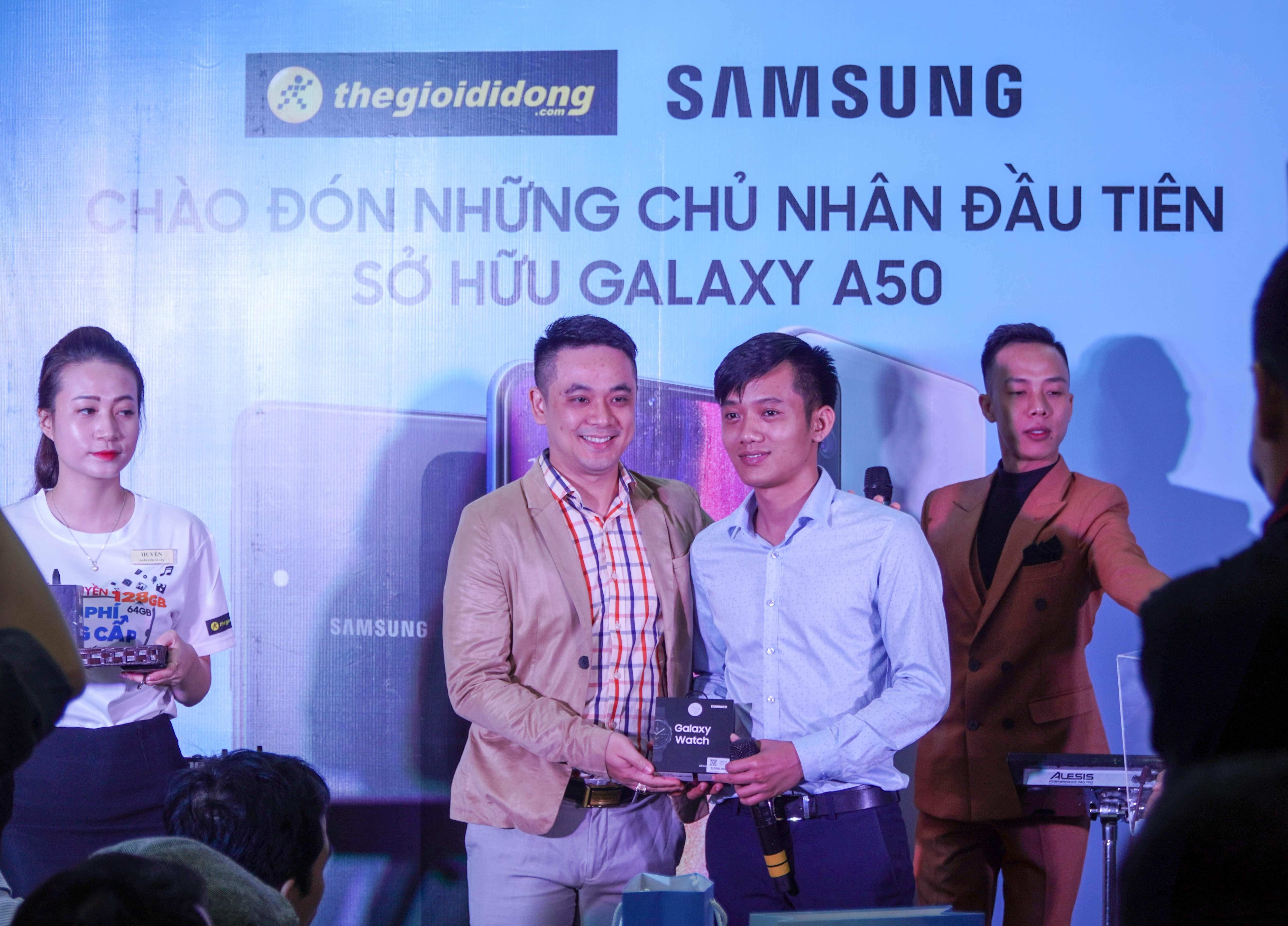 Samsung A50 anh 8