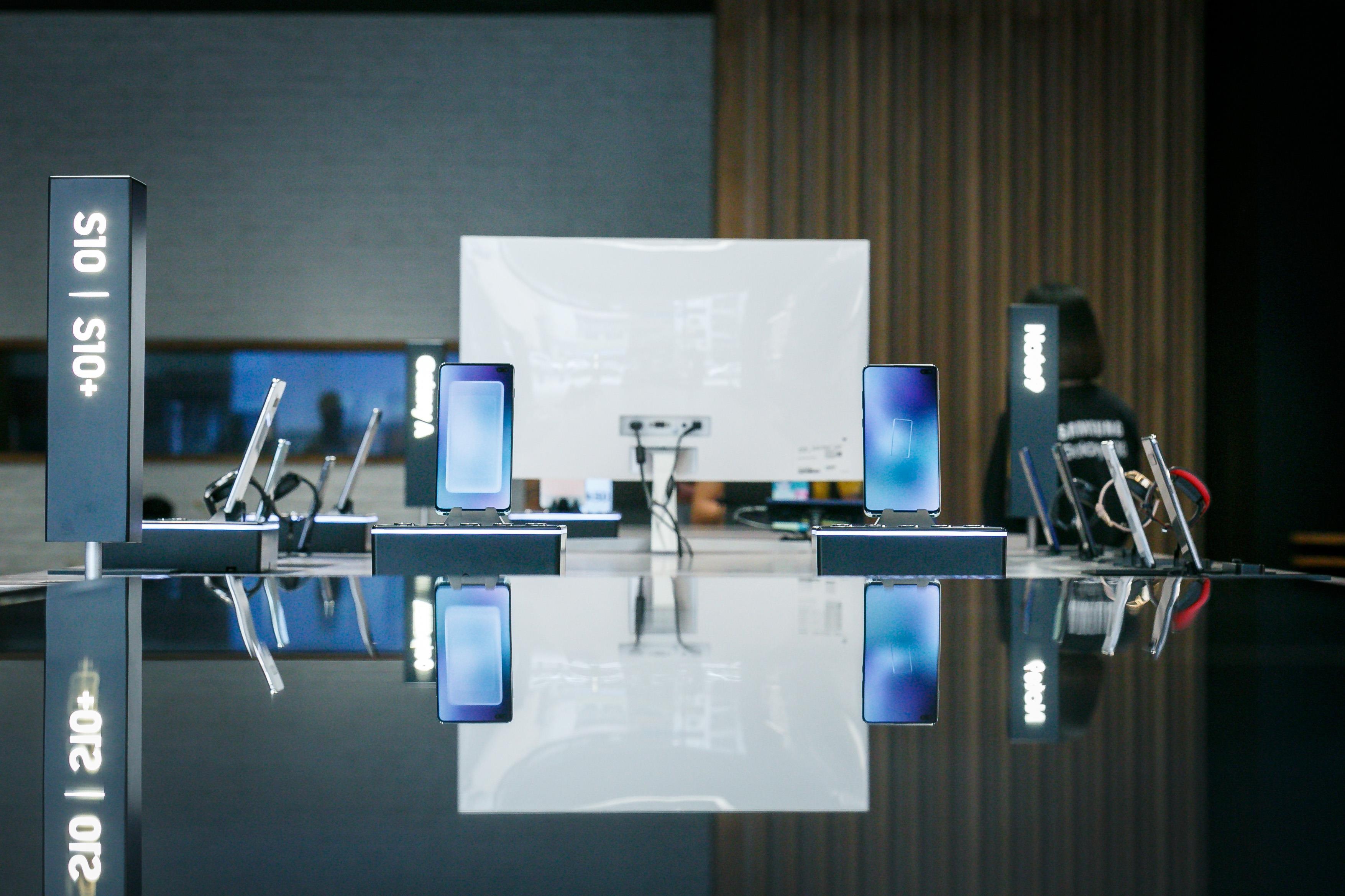 Samsung ảnh 4 Samsung anh 4