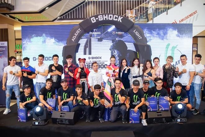 Choi lon trung lon cung dong ho G-shock tai ngay hoi G-Squad hinh anh
