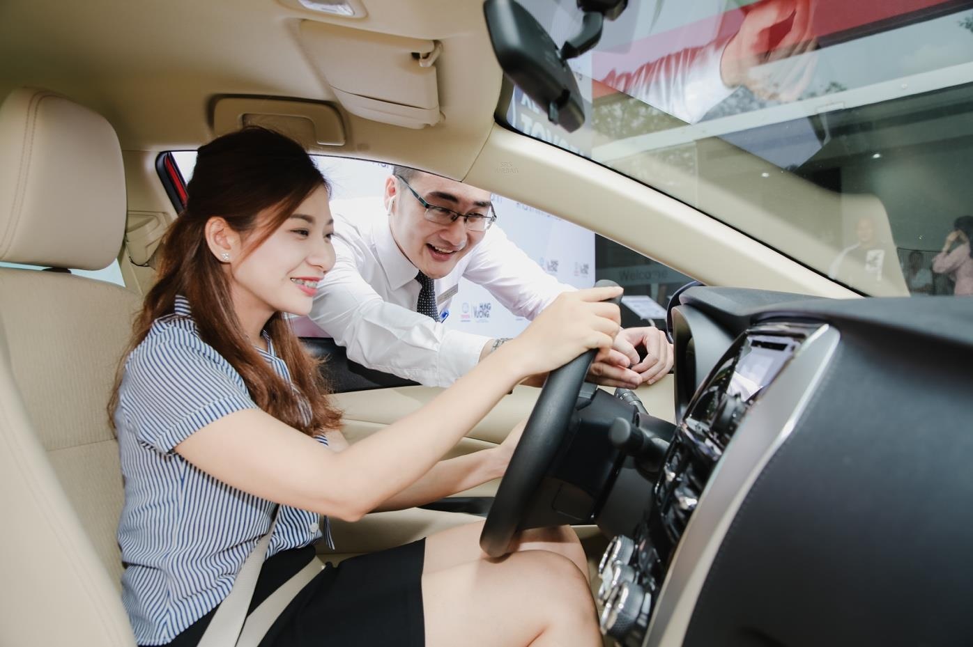 Toyota Hung Vuong: 'Dong hanh voi khach hang moi la quan trong' hinh anh