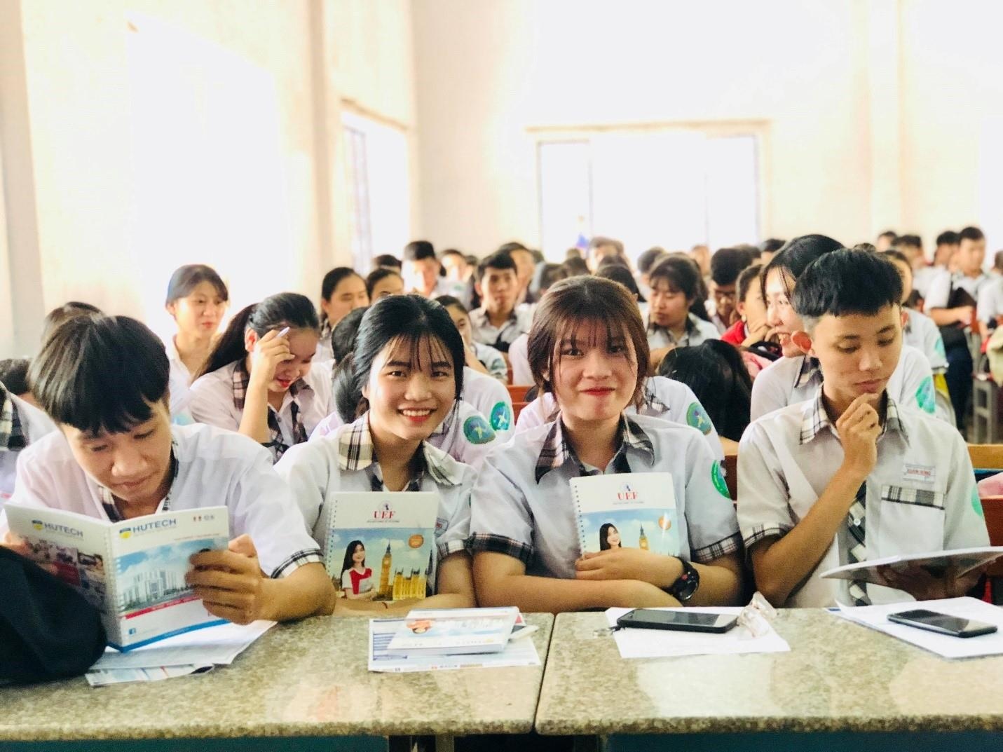 Đại học Kinh tế Tài chính TP.HCM  ảnh 1 Dai hoc Kinh te Tai chinh TP.HCM anh 1