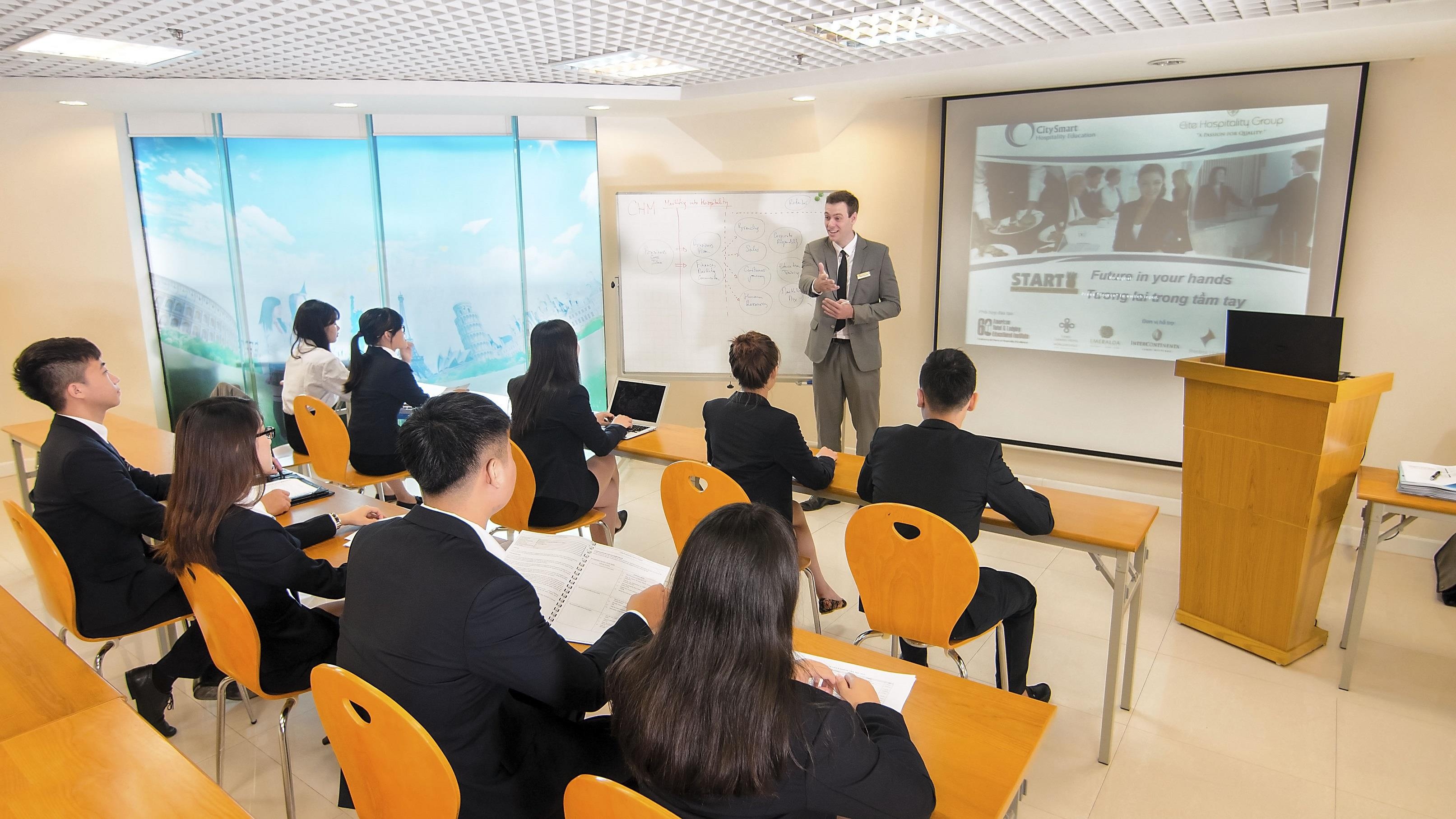 Hoc vien Quoc te CHM anh 1