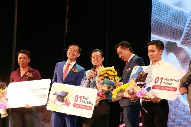 Prudential Viet Nam to chuc le trao giai 'Qua tron yeu thuong' hinh anh