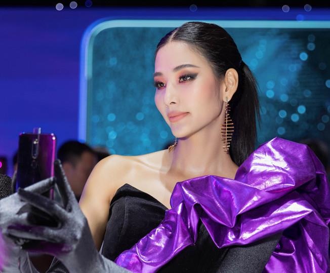 Hoang Thuy: 'Thanh cong cua H'Hen Nie khong lam toi so hai' hinh anh