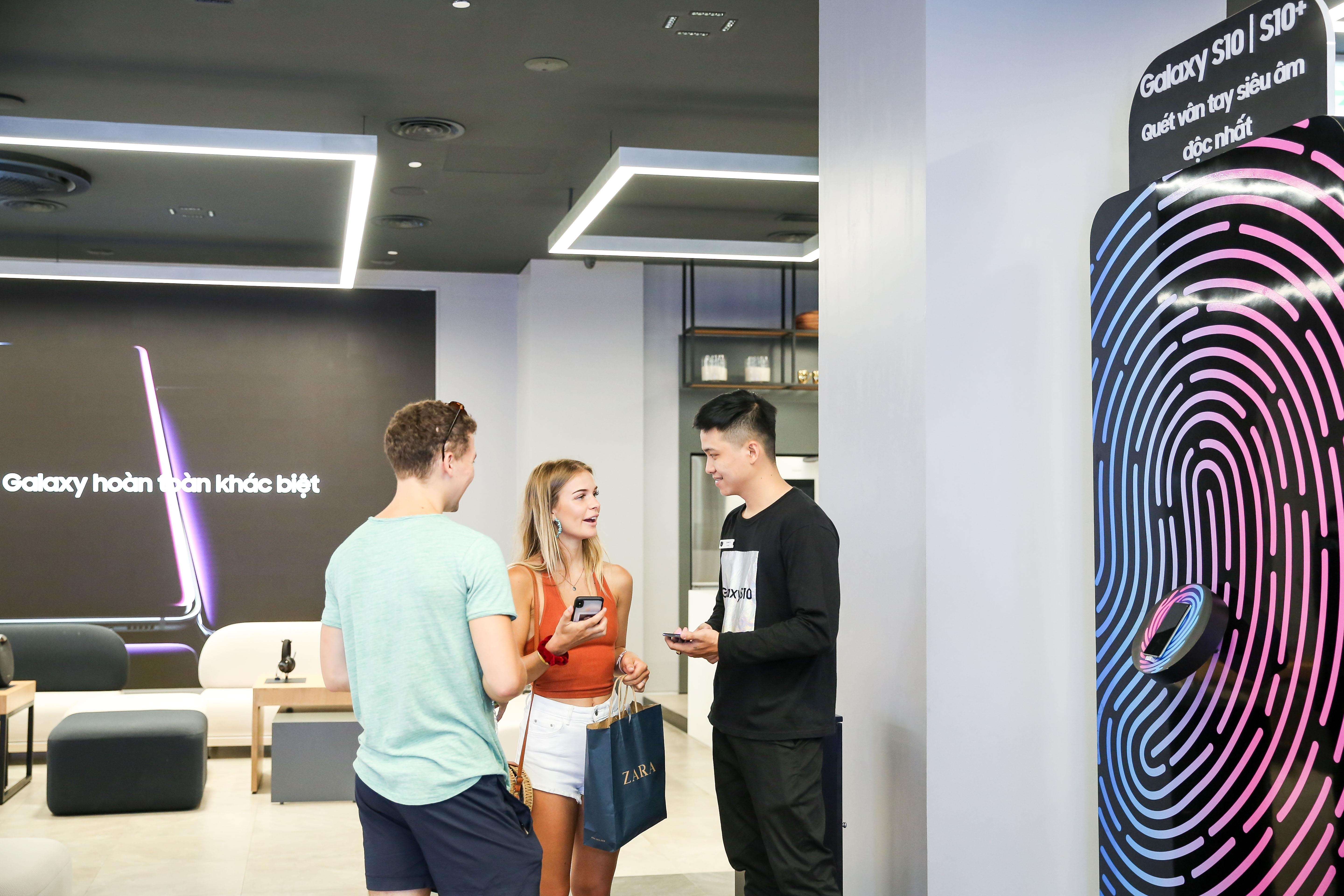 Samsung showcase ảnh 16 Samsung showcase anh 16