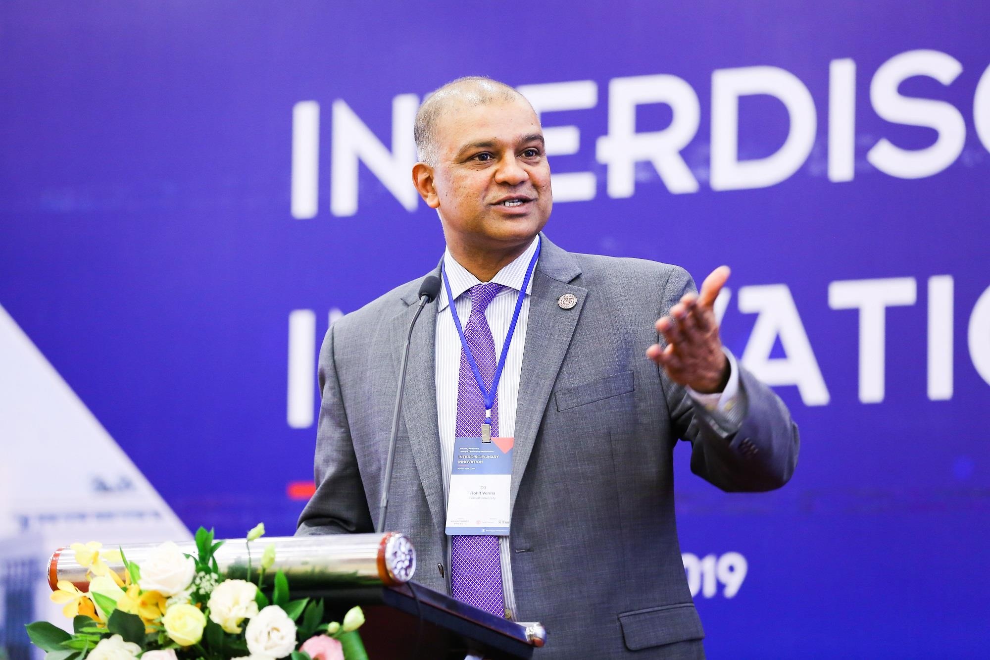 Giao su My chinh thuc tro thanh hieu truong Dai hoc VinUni hinh anh