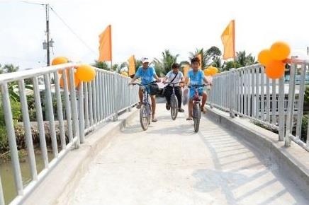 Quy thien nguyen Nam Phuong hoan thanh chiec cau dau tien o Hau Giang hinh anh