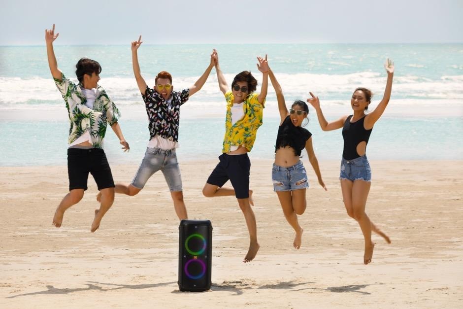 Cong nghe giup gioi tre khang dinh cai toi va song tich cuc hinh anh