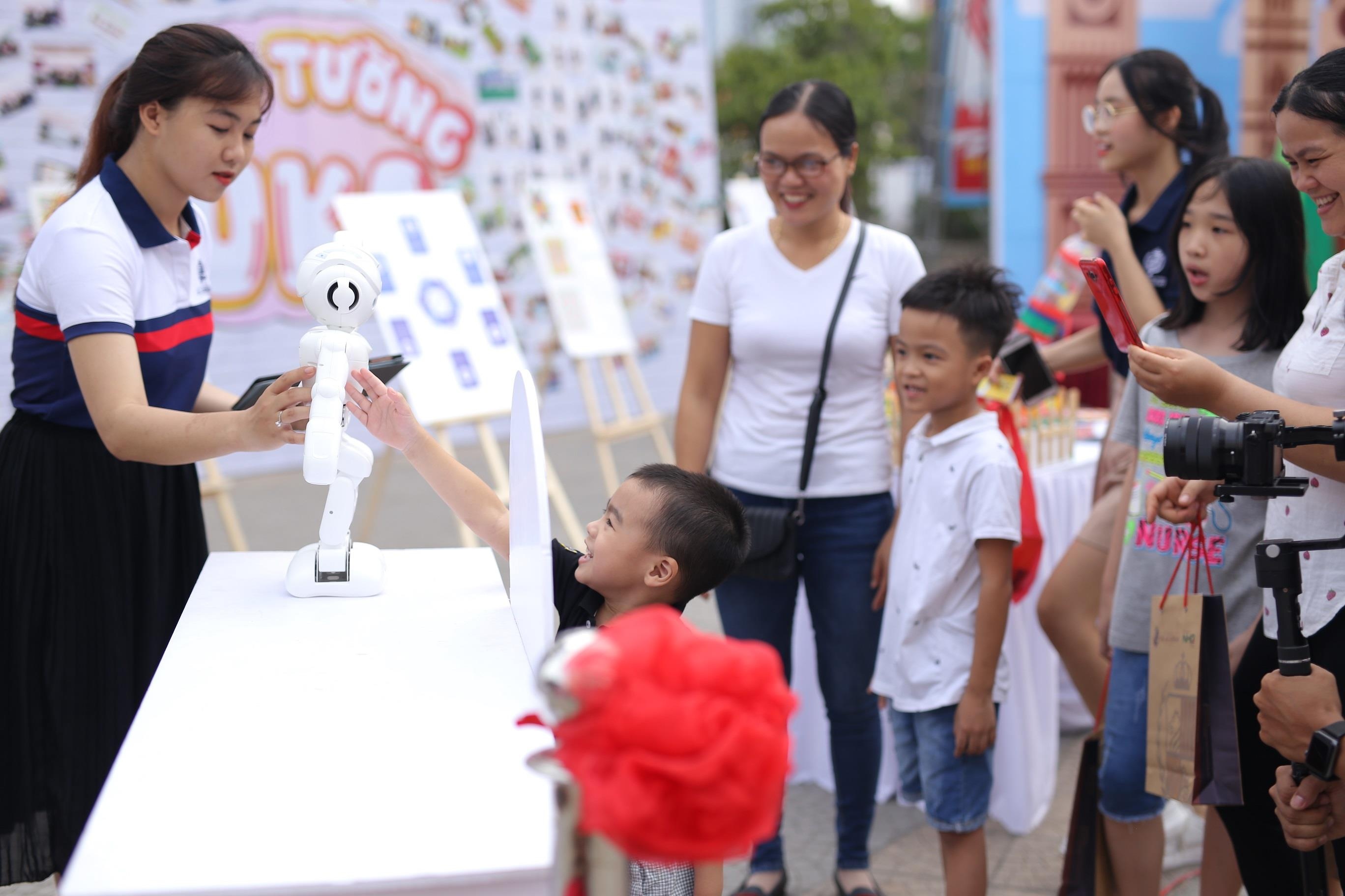 Hoc vien Anh quoc ra mat co so moi tai Hue, thu hut 1.500 khach moi hinh anh