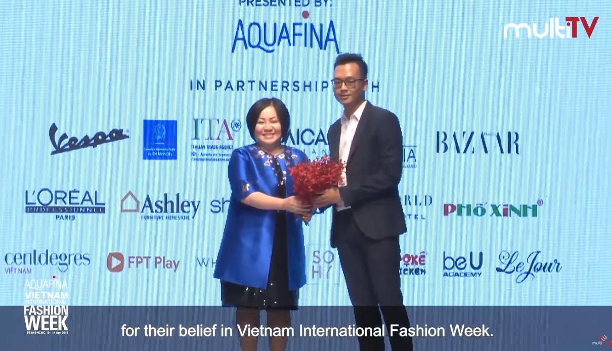 Video - Aquafina VIFW ky vong mang tam nhin lon cho thoi trang Viet hinh anh