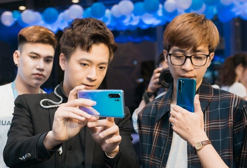 ‘Huawei P30 Pro la smartphone rat dang de trai nghiem’ hinh anh