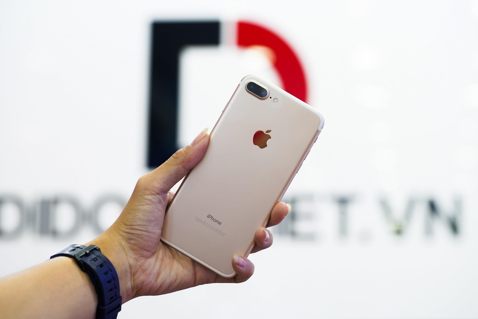 iPhone 7 Plus, 8 Plus bao hanh roi vo, mot doi mot tai Di Dong Viet hinh anh