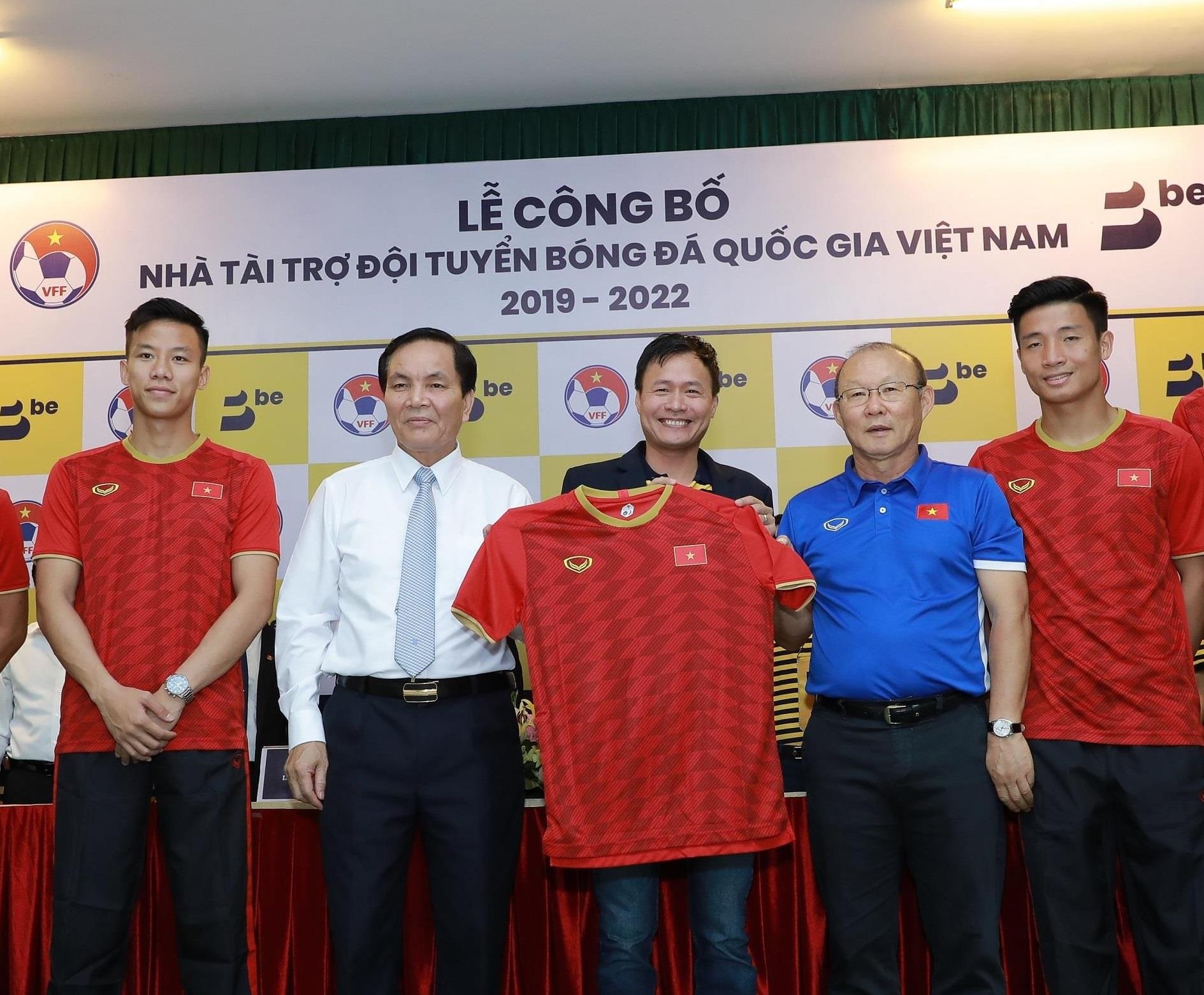 Hang xe cong nghe tai tro tuyen bong da VN, ky vong ket qua dot pha hinh anh