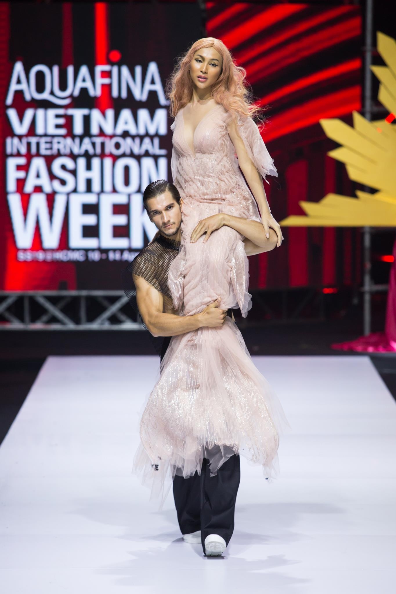 Auqafina VIFW 2019 anh 12