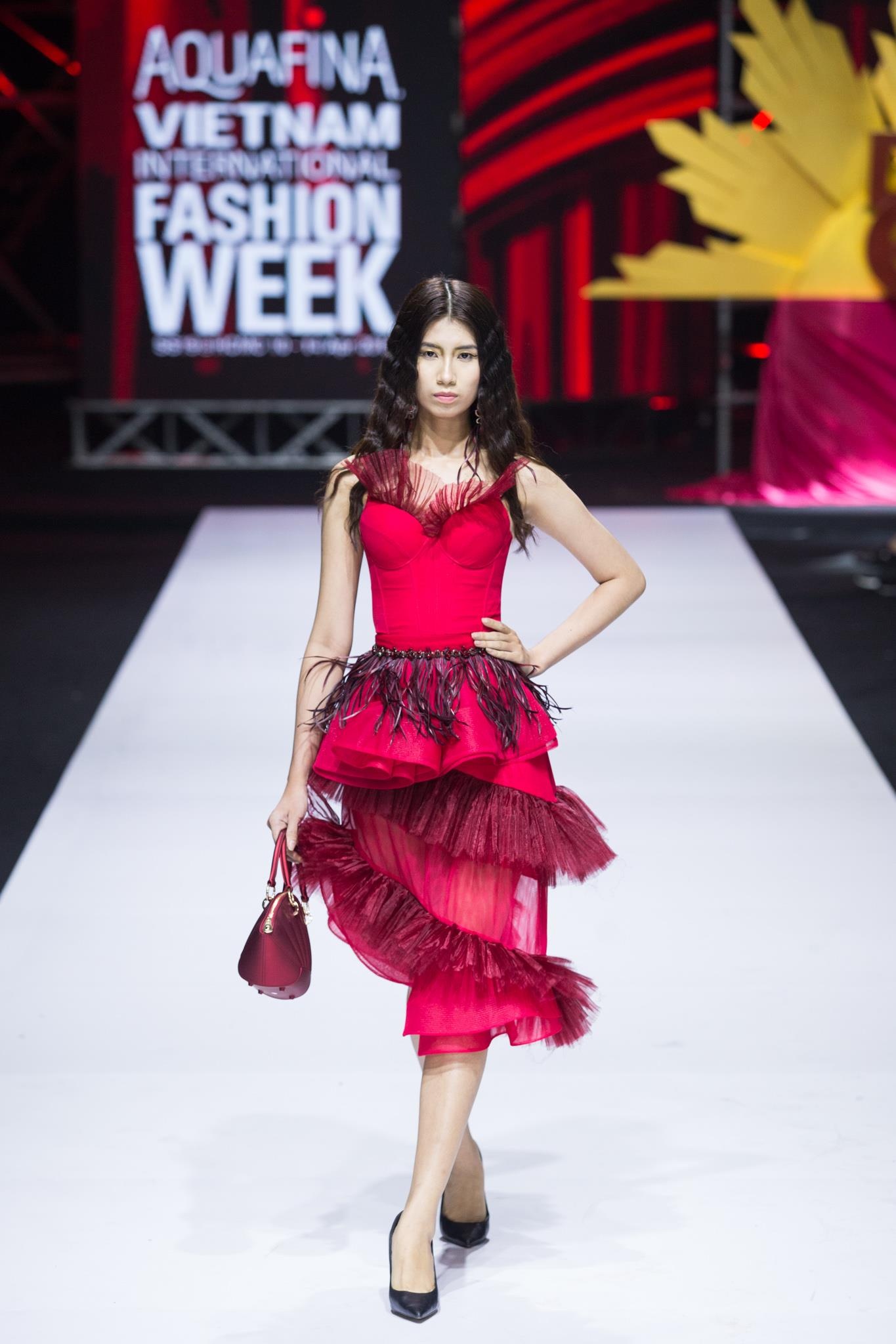 Auqafina VIFW 2019 anh 6