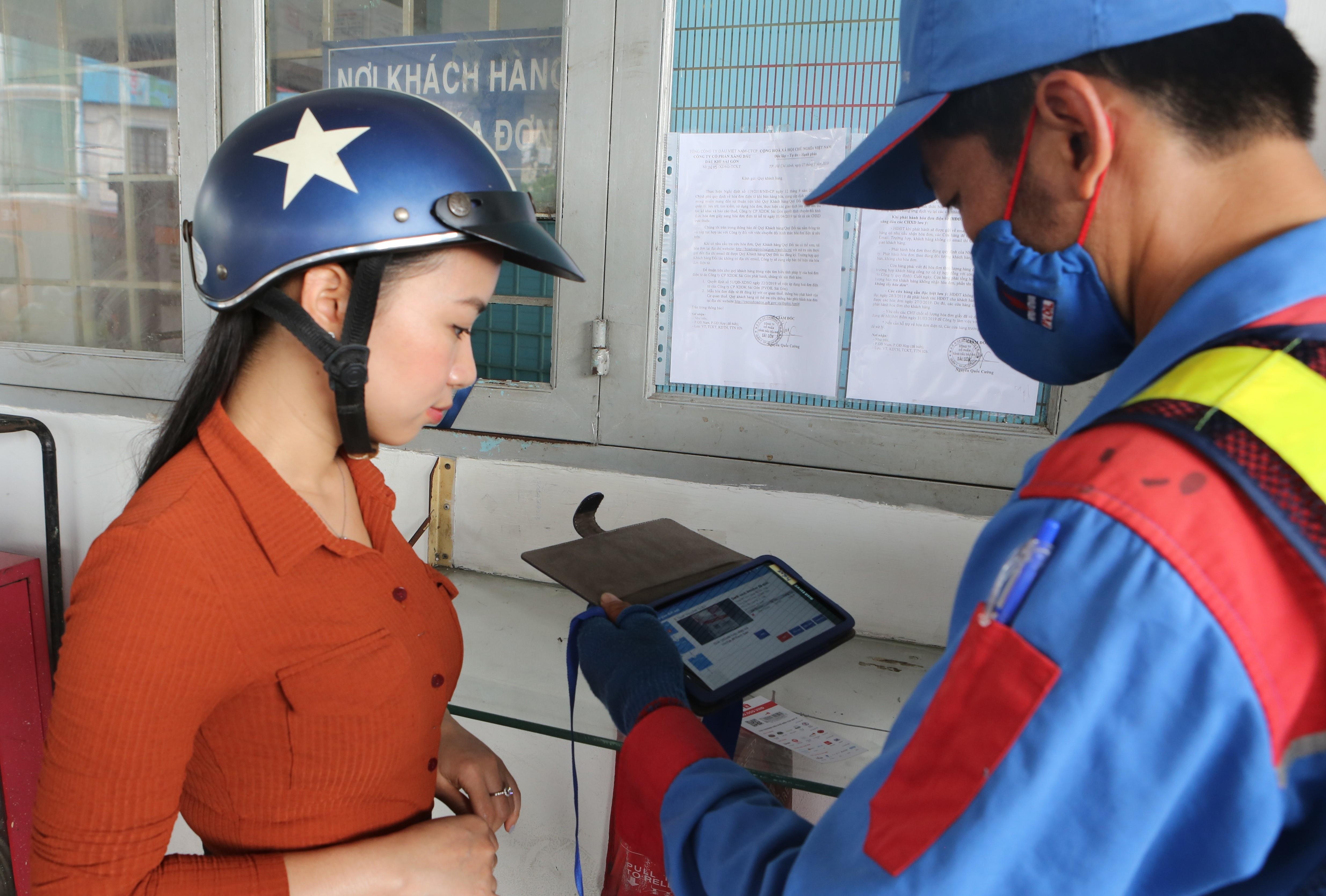 PV Oil Easy bo sung tinh nang mua xang dau bang the qua tang Gotit hinh anh