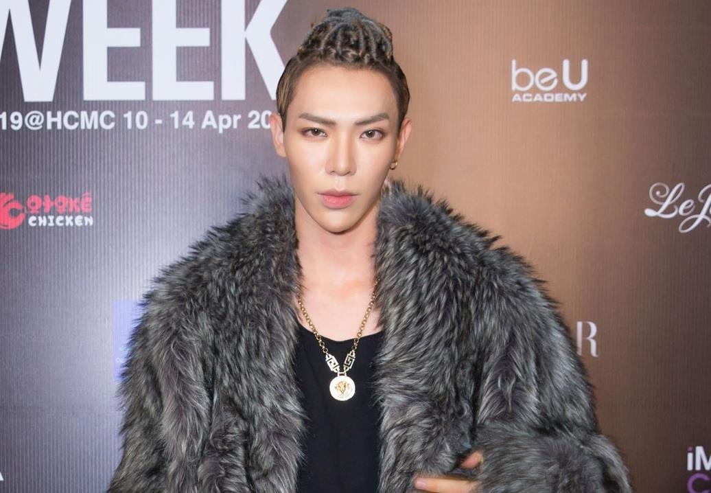 Nhung trang phuc tham do an tuong tai Aquafina VIFW xuan he 2019 hinh anh