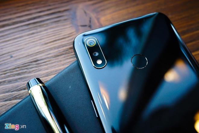 Realme 3 anh 7
