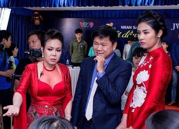 Viet Huong xin tang tai tro de phau thuat cho 3.000 nguoi khiem khuyet hinh anh