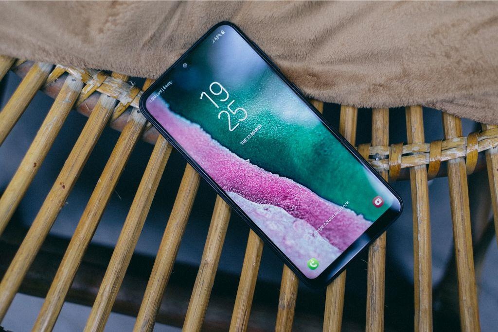 Galaxy M10 lap ky luc ban 1.000 may sau 5 phut tren Lazada hinh anh